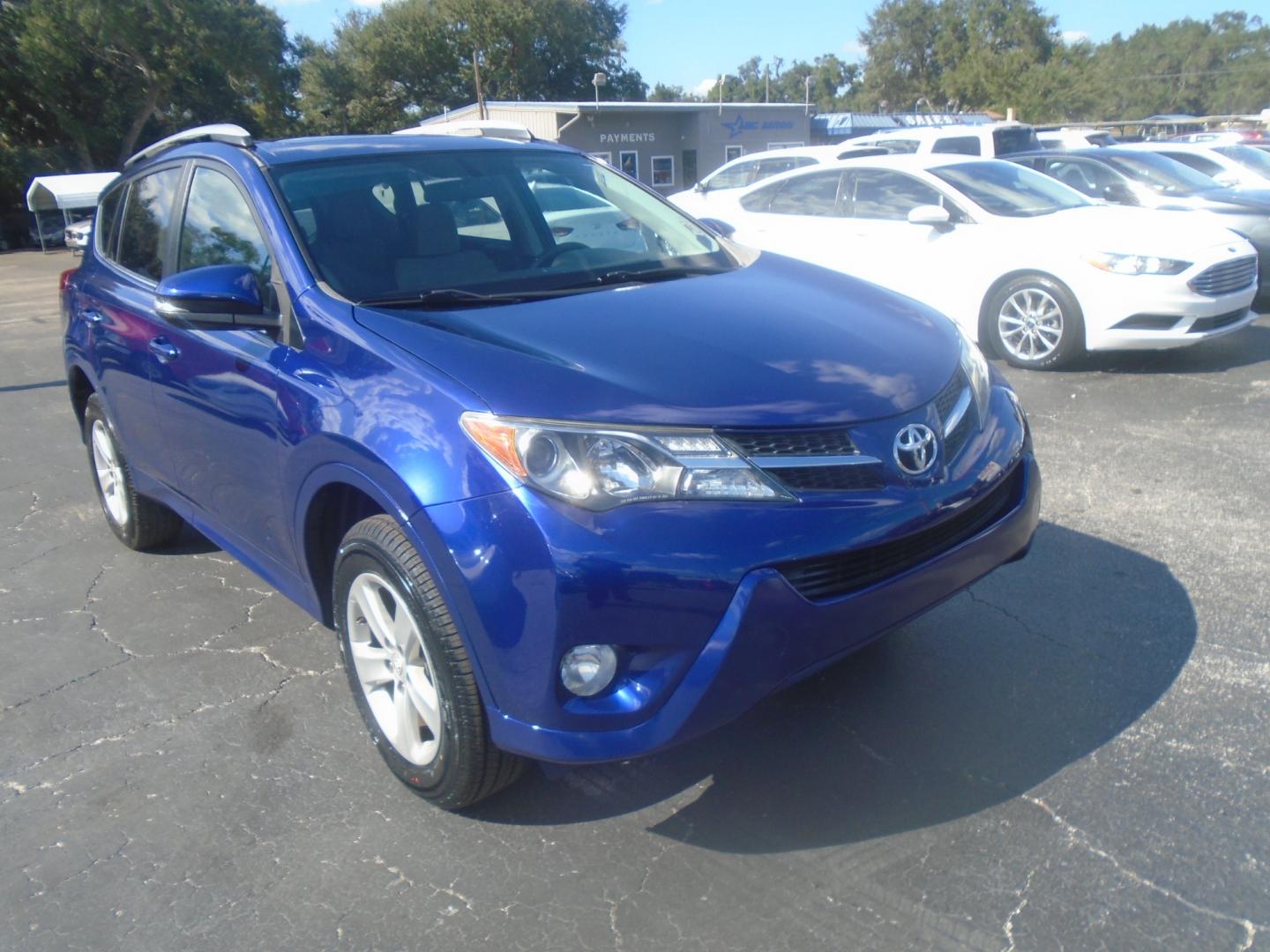 2014 Toyota RAV4 XLE FWD (2T3WFREV0EW) with an 2.5L L4 DOHC 16V engine, 6-Speed Automatic transmission, located at 6112 N Florida Avenue, Tampa, FL, 33604, (888) 521-5131, 27.954929, -82.459534 - Photo#2